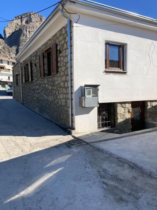 Mikraki Apartment Kalambaka Exterior foto